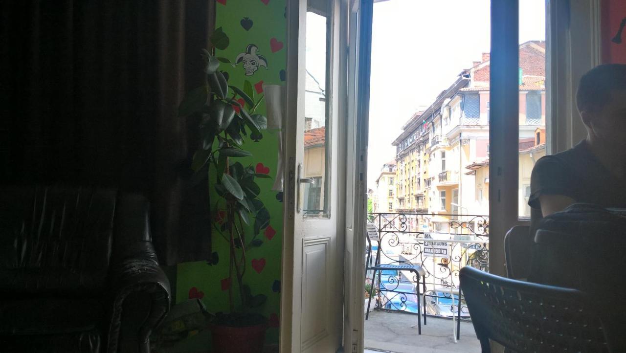 "No Party & Many Rules" Hostel N1 โซเฟีย ภายนอก รูปภาพ