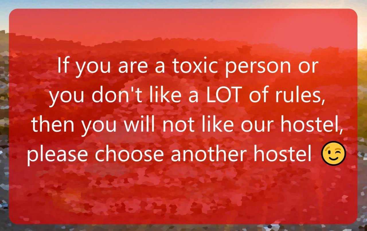 "No Party & Many Rules" Hostel N1 โซเฟีย ภายนอก รูปภาพ